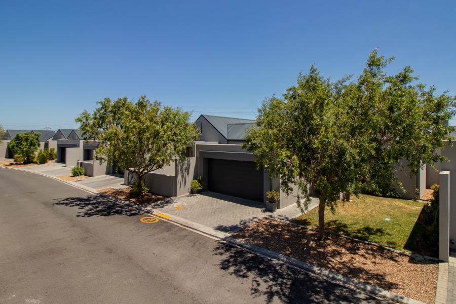 3 Bedroom Property for Sale in Aan de Wijnlanden Western Cape